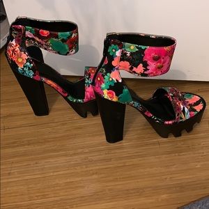 Wild diva black floral platform boots